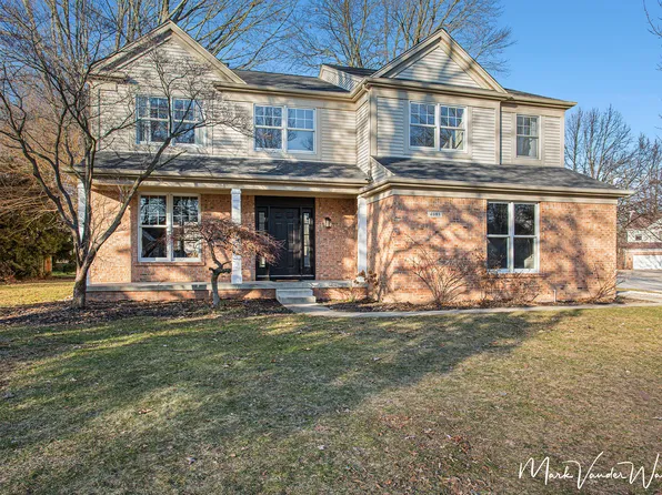 4693 Woodcreek Dr SE, Kentwood, MI 49546