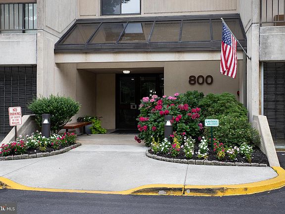 2nd image of 800 Avondale Rd APT 6J