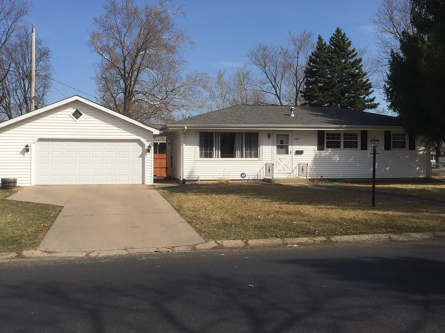 2607 W Flint St photo 1