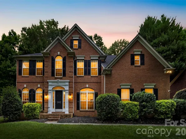 2832 Shady Reach Ln, Charlotte, NC 28214