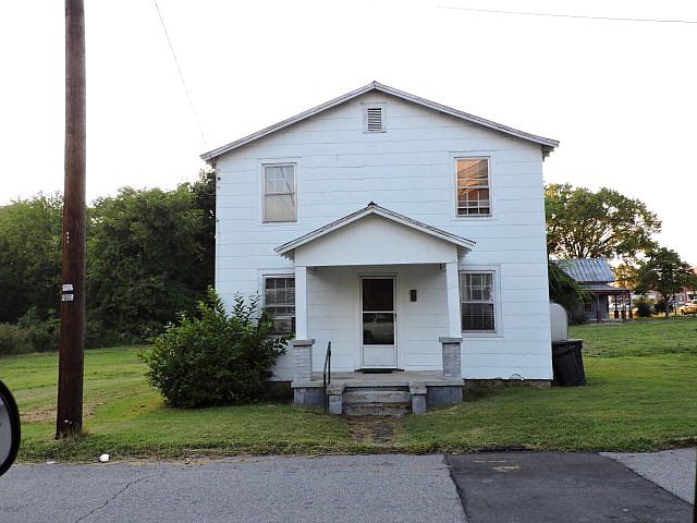 1st image of 211 Reese St