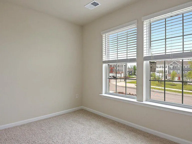 1951 Fauna Dr — Photo 3