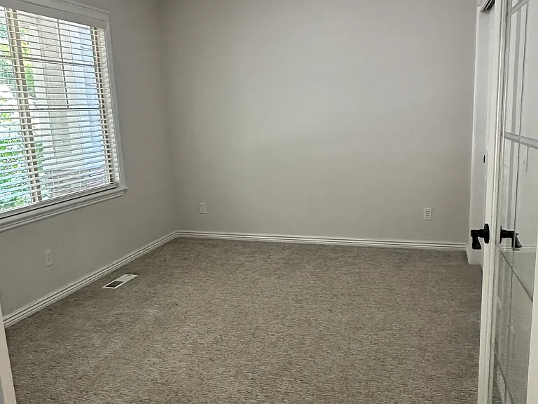 3015 E Deerhill Dr — Photo 12
