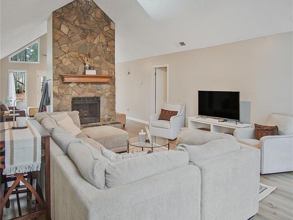 4th image of 7055 Rivertown Rd