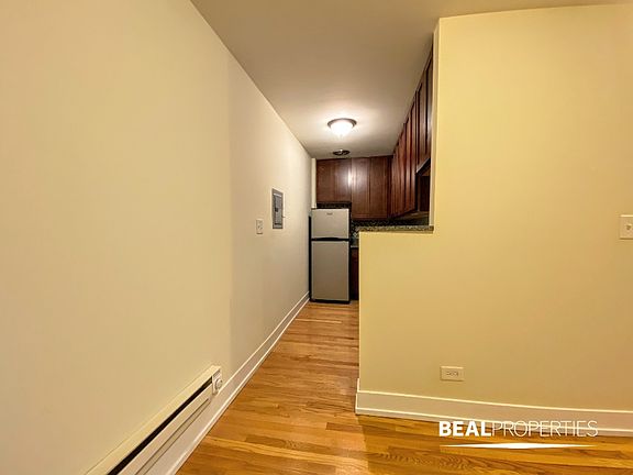 3rd image of 555 W Arlington Pl APT 202