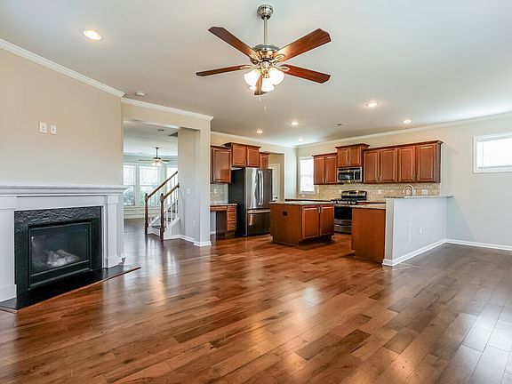 5th image of 149 Heathwood Dr