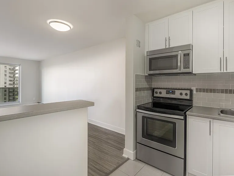 131 Maxwell St — Photo 9