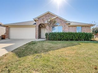 1502 Oak Park Ln, Cedar Hill, TX 75104