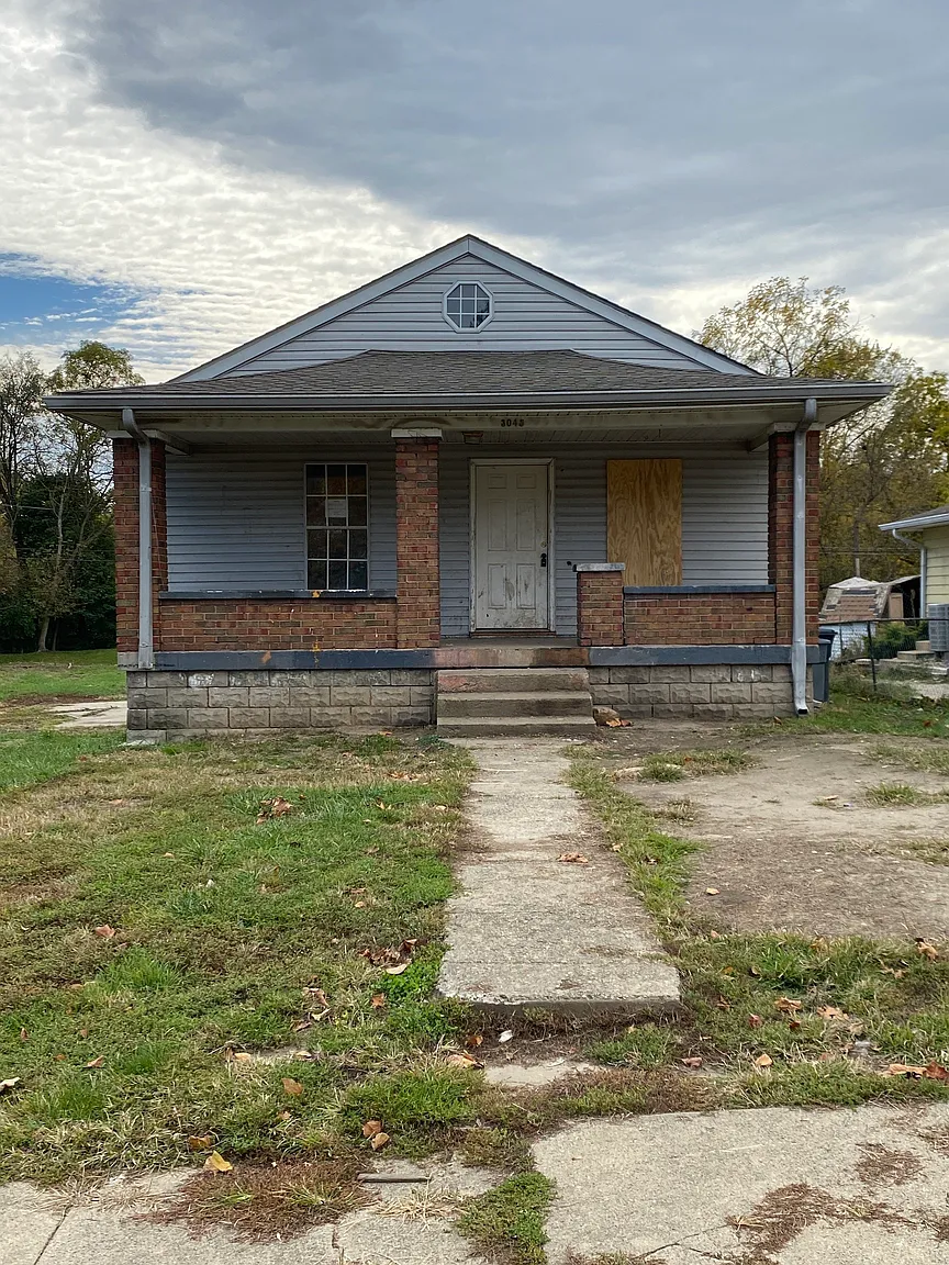 3045 E Bradbury Ave photo 1