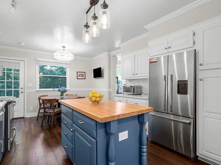 315 Maple Ave — Photo 17