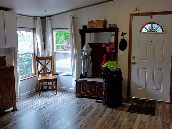 5th image of 660 SE Crescent Dr