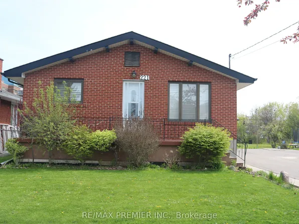 221 Cocksfield Ave, Toronto, ON M3H 3T6