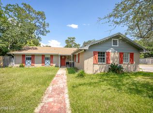 1300 Chalmette Ave, Ocean Springs, MS 39564