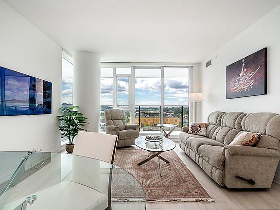 2nd image of 1401 Hunter St #803