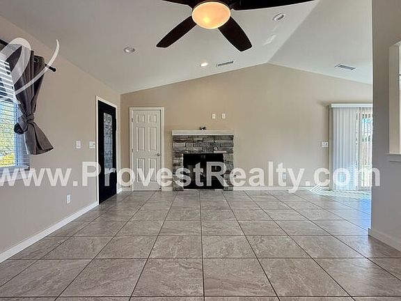 4th image of 16657 Kayuga St