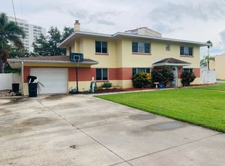 6720 Park St S, South Pasadena, FL 33707