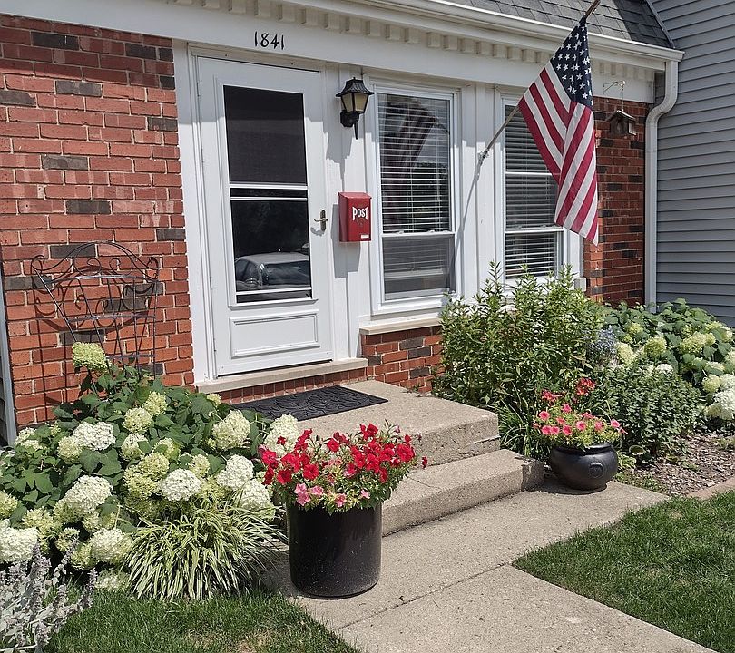 1st image of 1841 Wellington Pl