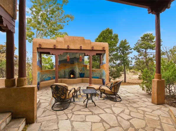 7204 Old Santa Fe Trl, Santa Fe, NM 87505