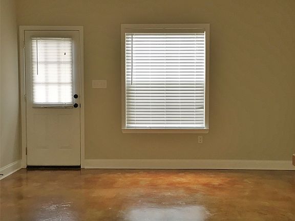 5th image of 213 Ryder Dr #B