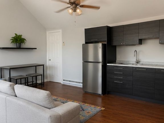2nd image of 72 Lincoln Ave Floor 3