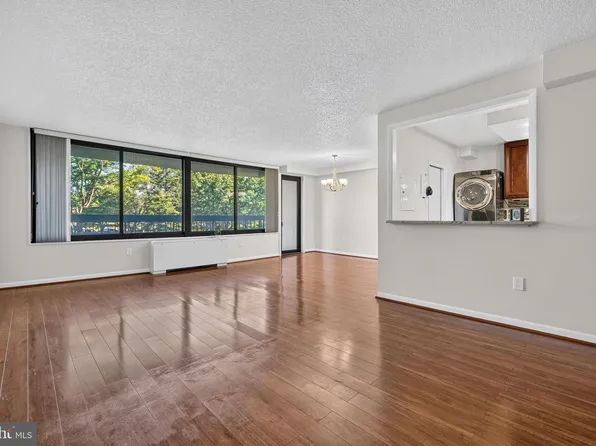 3701 S George Mason Dr Unit 206N, Falls Church, VA 22041