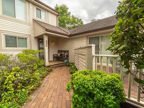 2nd image of 8565 Muirfield Cir