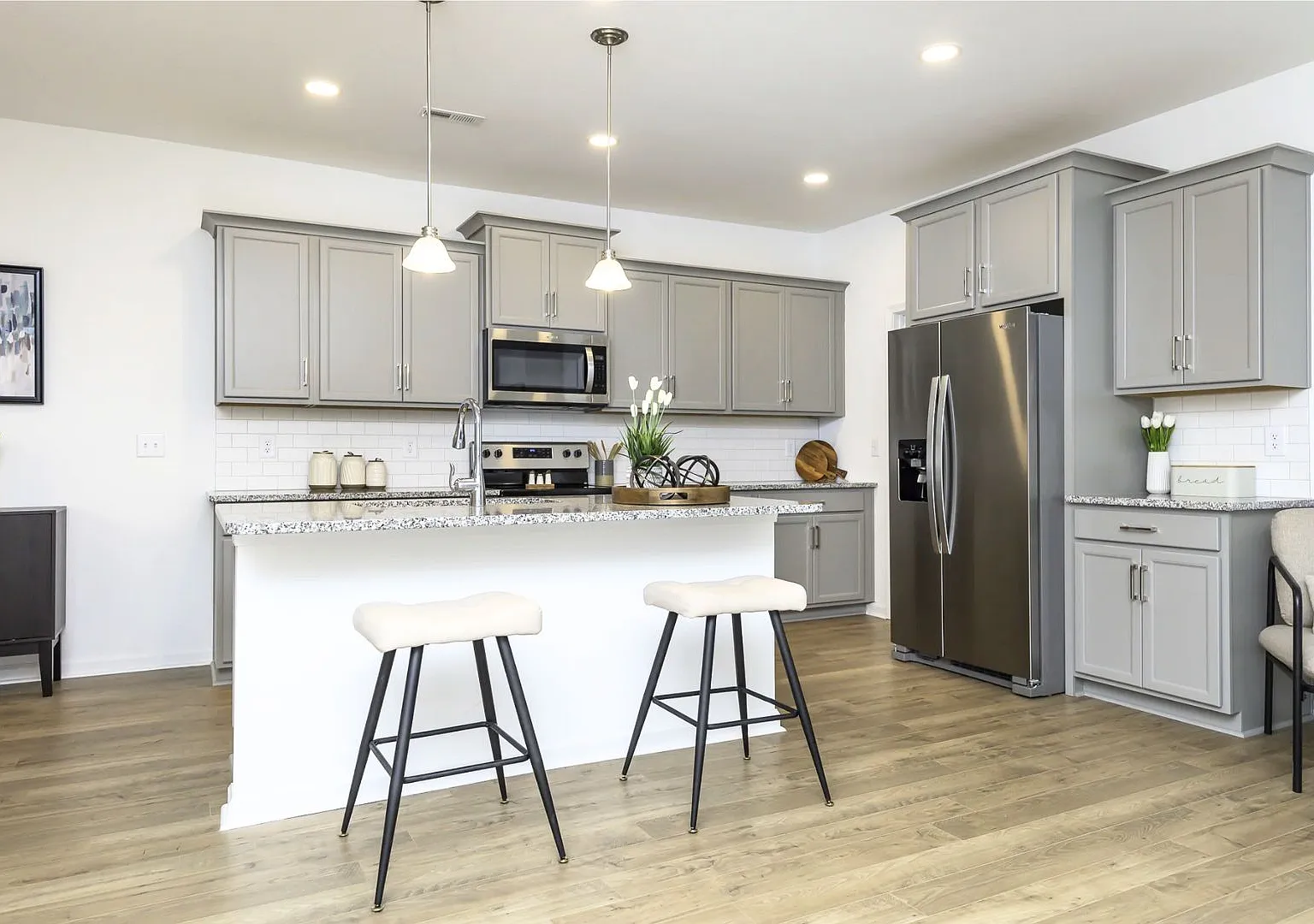 4 bed, 3.5 bath, 2474 sqft, $2,650 — Photo 3