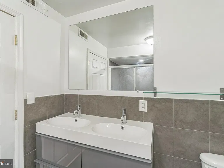 4220 Chestnut St #3 — Photo 8