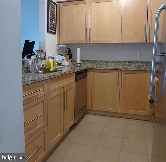 10101 Grosvenor Pl #1212 — Photo 25