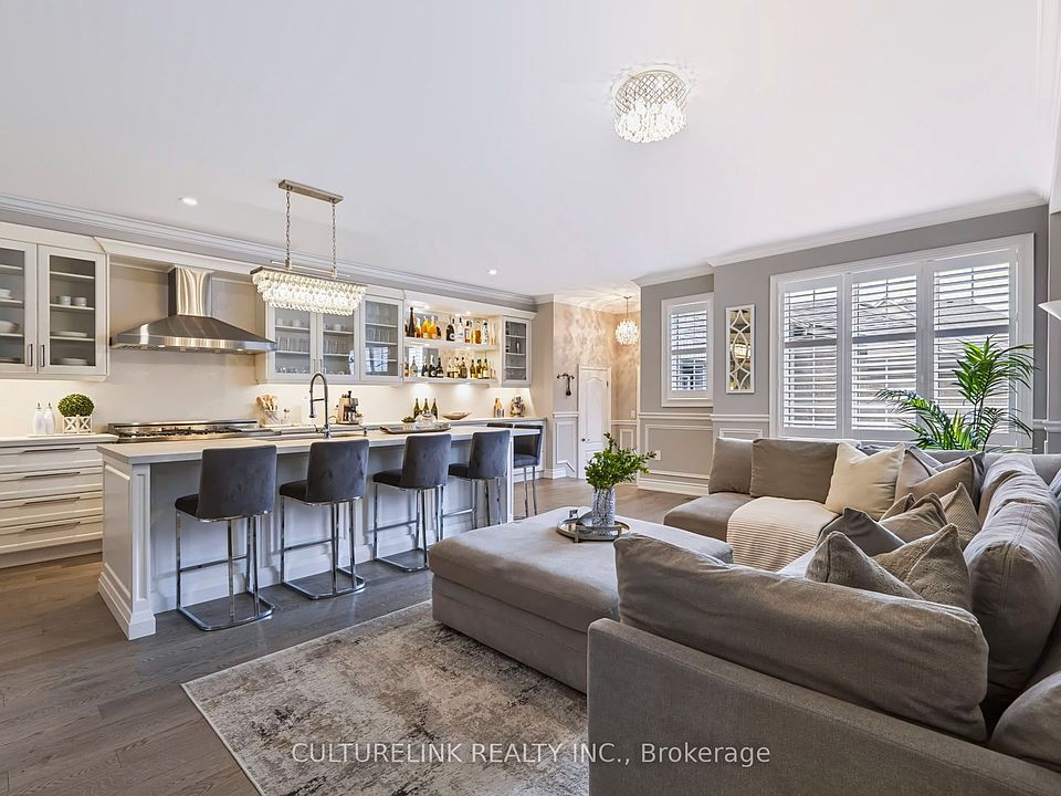 1st image of 89 Sharonview Cres