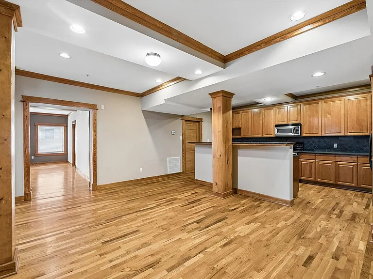 215 W Norma St #302 — Photo 15