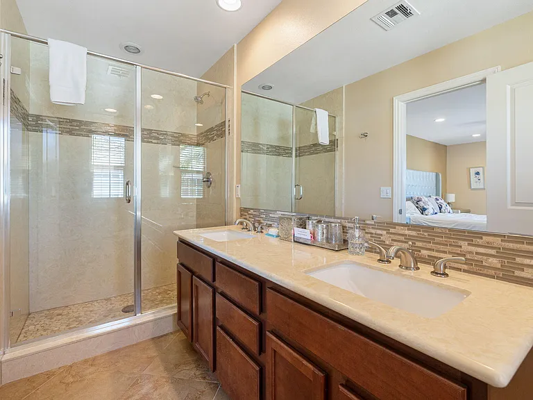 52050 Rosewood Ln #52050 — Photo 4