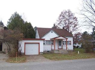 1035 Old Tannery Creek Rd, Petoskey, MI 49770