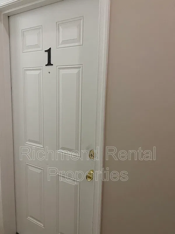 11 E Broad St — Photo 2