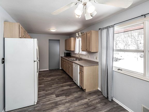 4th image of 1615 Southview Blvd