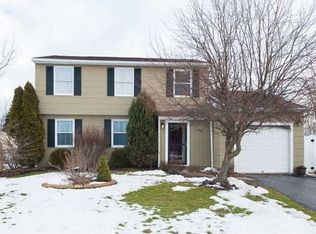 6989 Northview Dr, Lockport, NY 14094