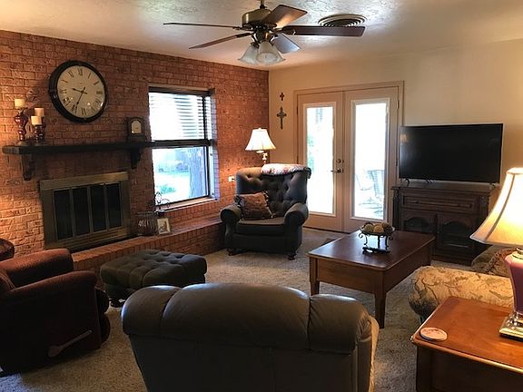 3rd image of 711 La Fonda Dr