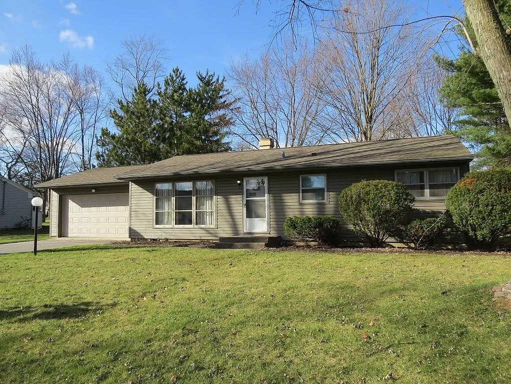 3 bed, 1008 sqft, $1,450 — Photo 1