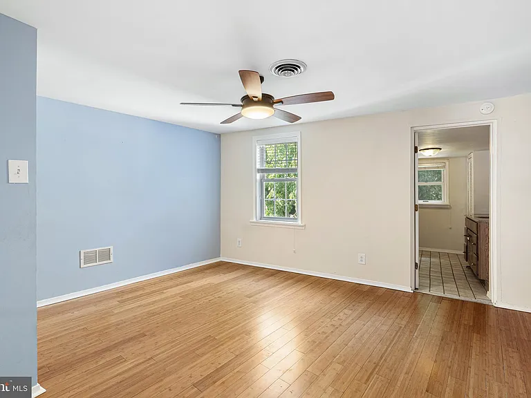 4447 Baker St — Photo 10