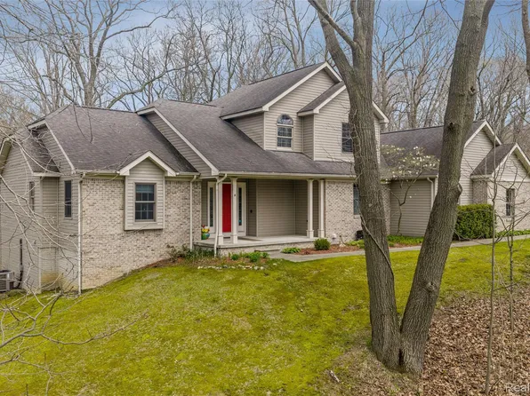 1520 Houghton Trl, Ortonville, MI 48462