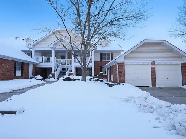 7358 Whitehall Colonial Ln, Saint Louis, MO 63119