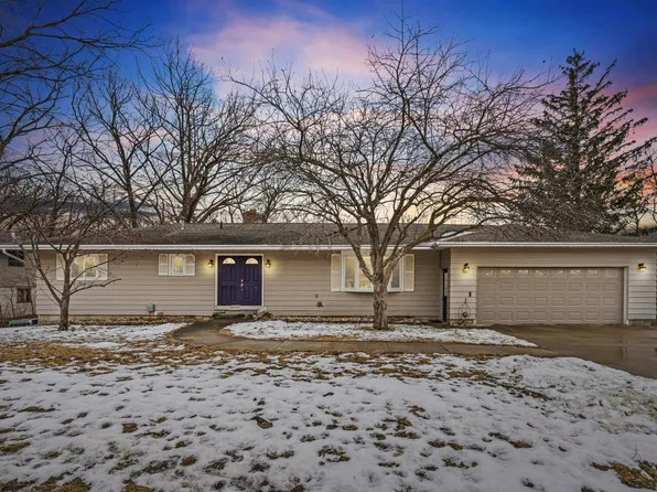 507 Upper Terrace Dr, Independence, IA 50644