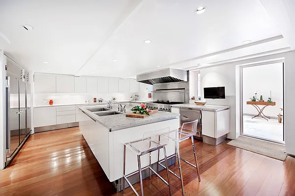 Rented by Brown Harris Stevens | media 3