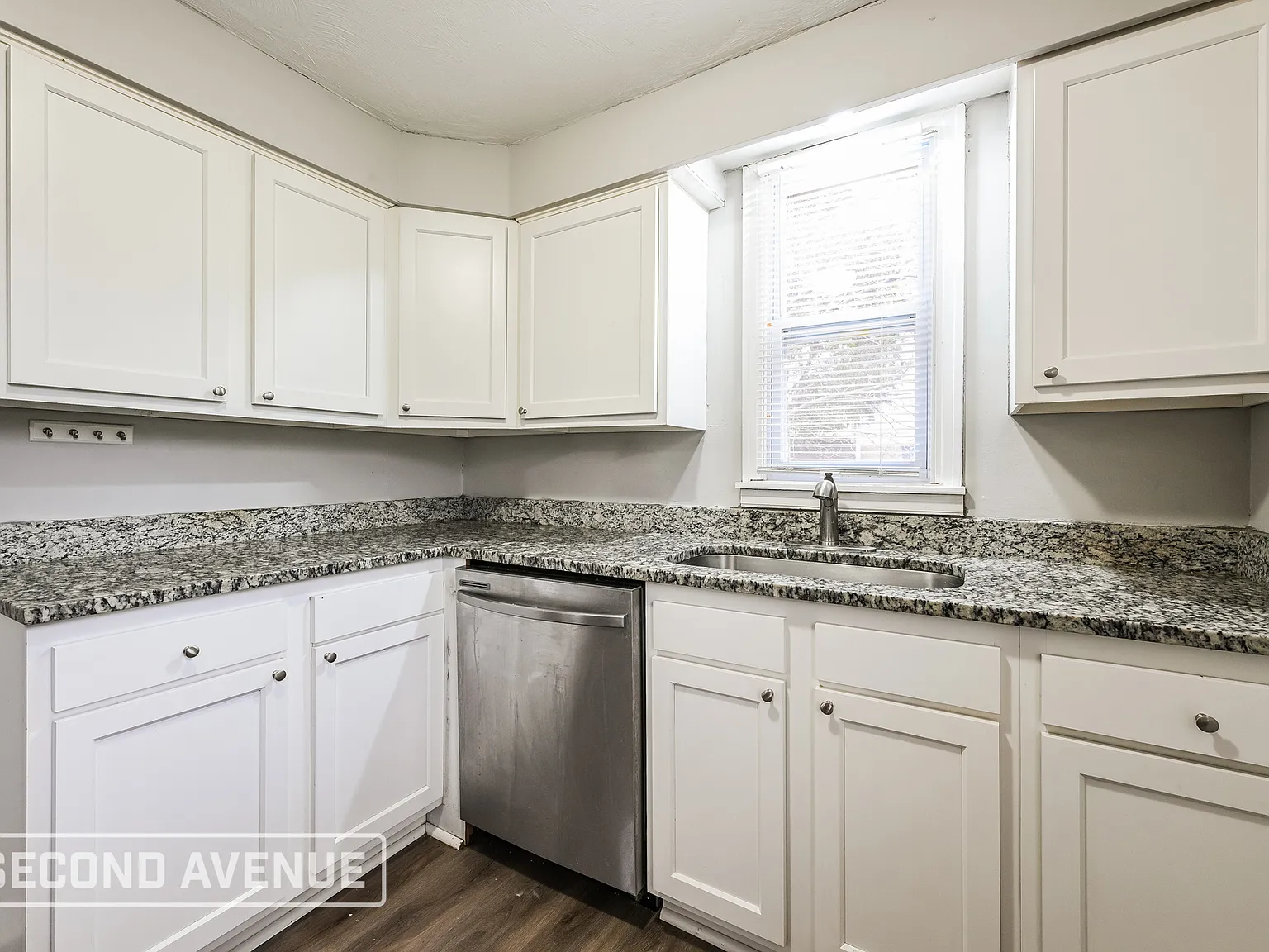 3 bed, 1.0 bath, 986 sqft, $1,295 — Photo 4