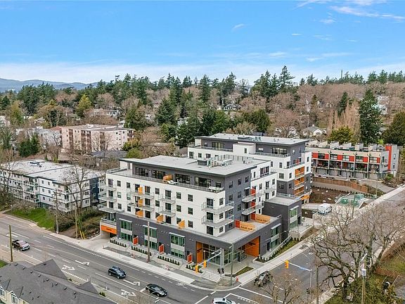 2nd image of 1102 Esquimalt Rd #203