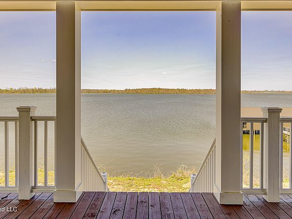 2nd image of 2410 Eagle Lake Shore Rd