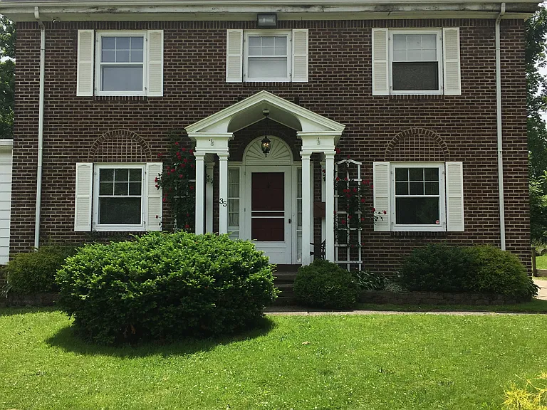 35 Indiana Ave — Photo 1