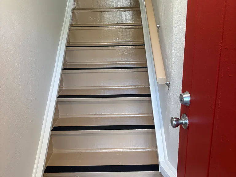 1140 Locust St NE #1/2 — Photo 2