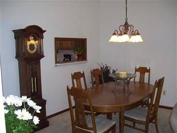 5th image of 1343 Suncrest Dr NE