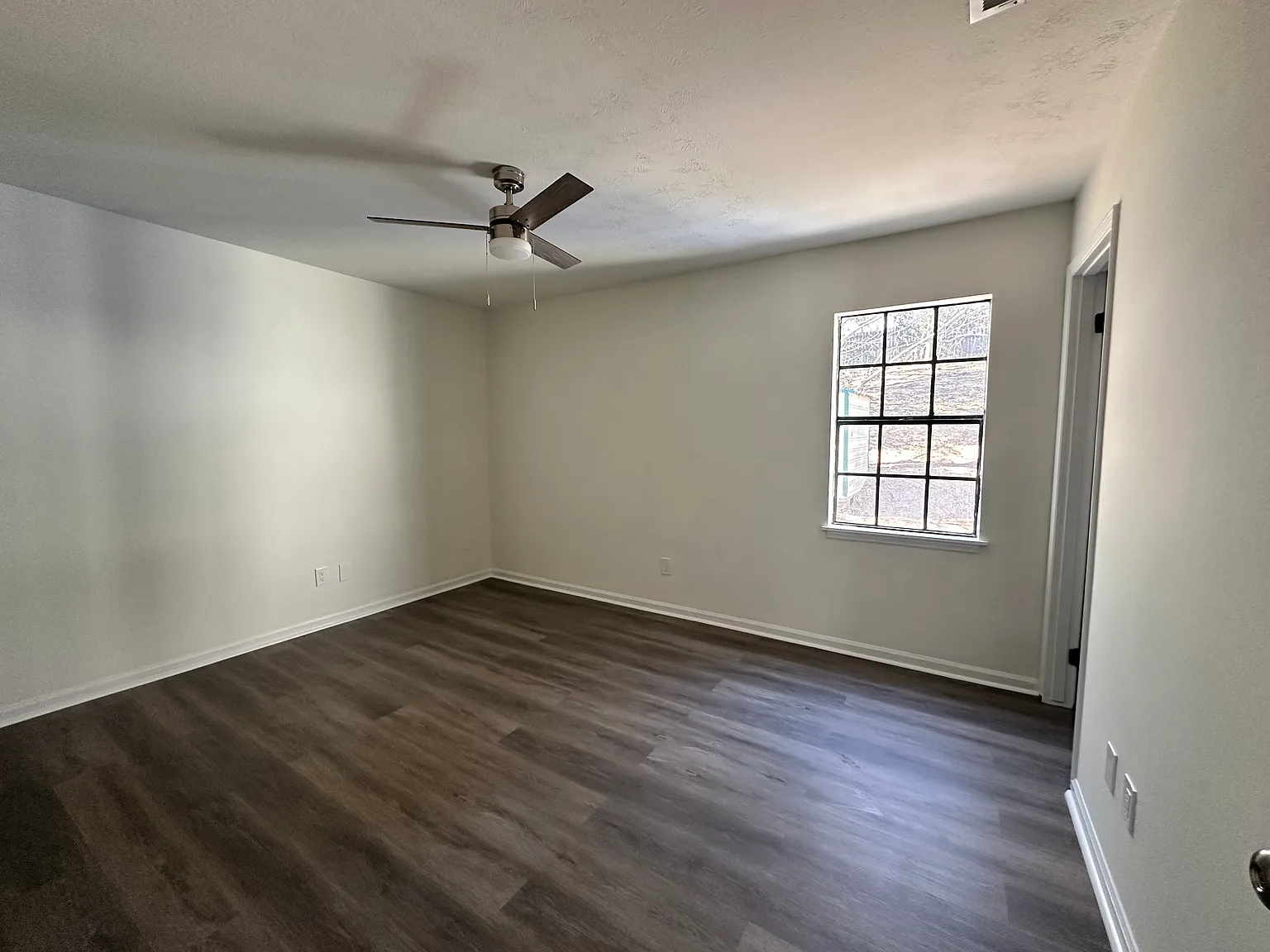 3 bed, 1459 sqft, $1,950 — Photo 3